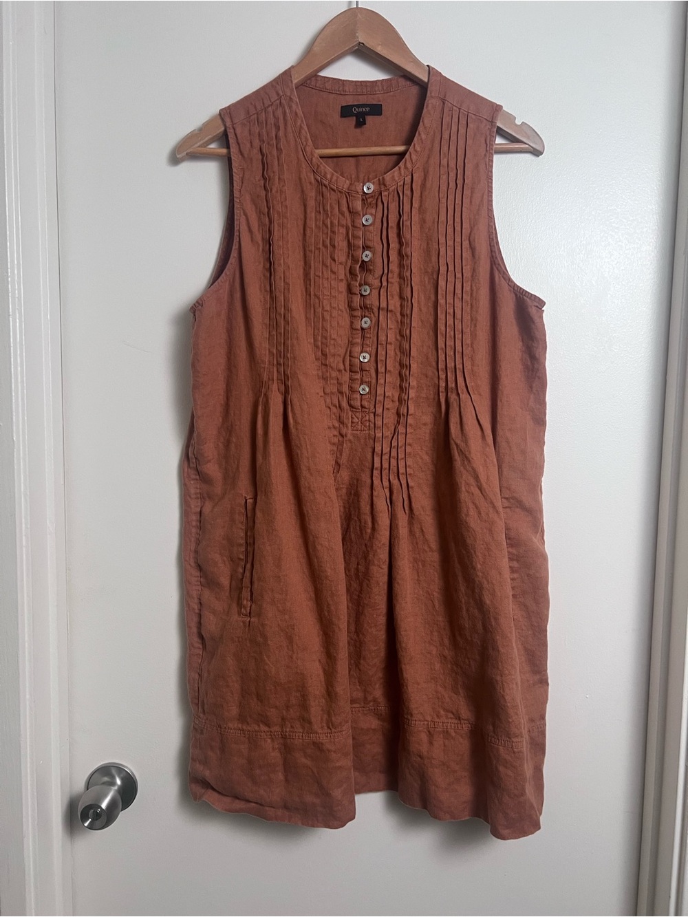 Quince 100% Linen Pintuck Sleeveless Dress Rust Pockets Size Large *FLAWED*